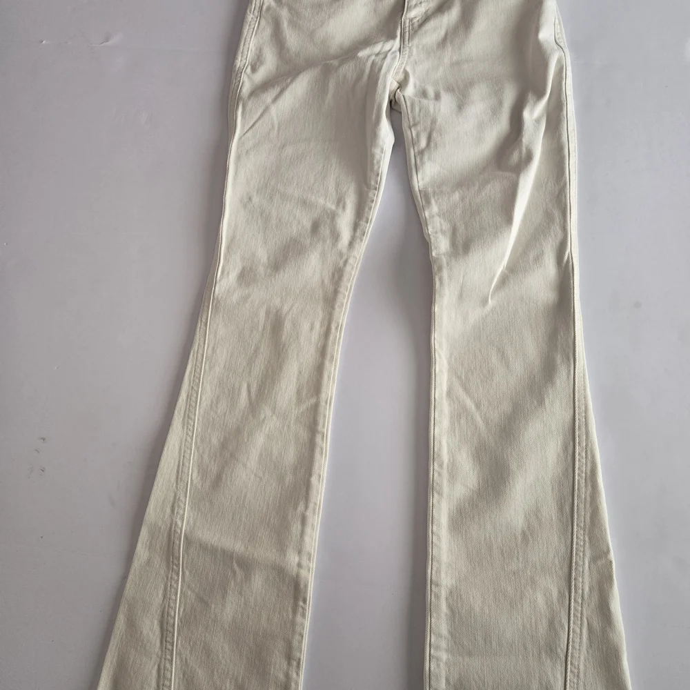 NWT Hudson Barbara High-Rise Baby Bootcut Jeans - Ecru - Size 25 - Picture 3 of 6